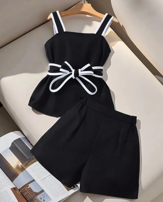 Black and white 2 pc. Set